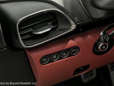 Used 2025 McLaren Artura Base image 22