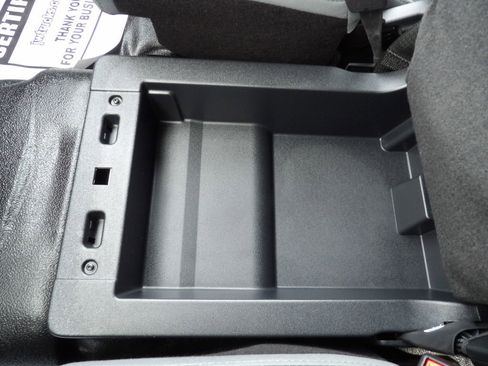 Used 2024 Ford F550 image 40