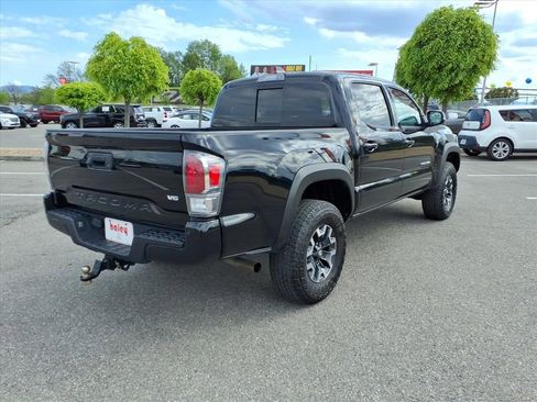 Used 2022 Toyota Tacoma TRD Off-Road w/ Technology Package image 4