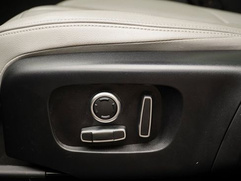 Used 2022 Land Rover Range Rover Evoque SE image 31