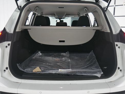 Used 2025 Nissan Rogue S image 25