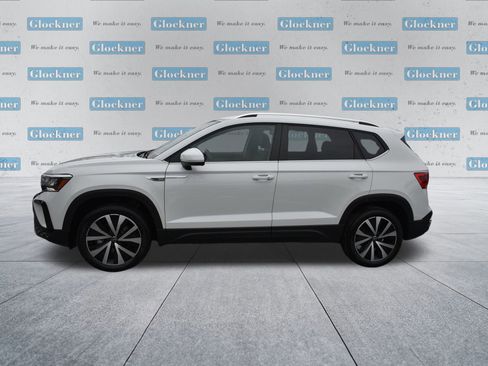 Used 2024 Volkswagen Taos SE image 9