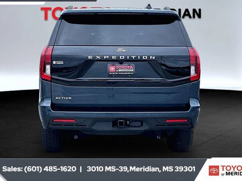 Used 2025 Ford Expedition Active RWD image 4