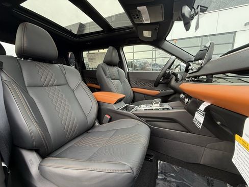 Used 2025 Mitsubishi Outlander SEL image 28