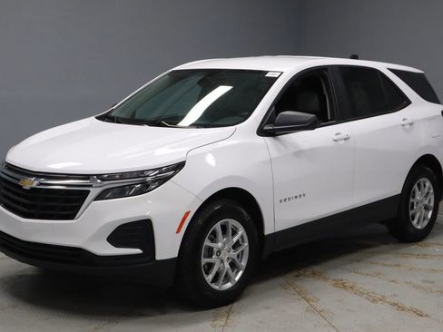 Used 2024 Chevrolet Equinox LS w/ LS Convenience Package FWD image 6