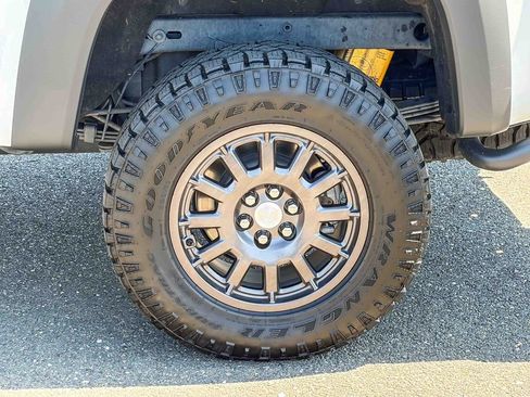 Used 2022 Chevrolet Colorado ZR2 w/ Colorado ZR2 Bison Edition AWD/4WD image 12