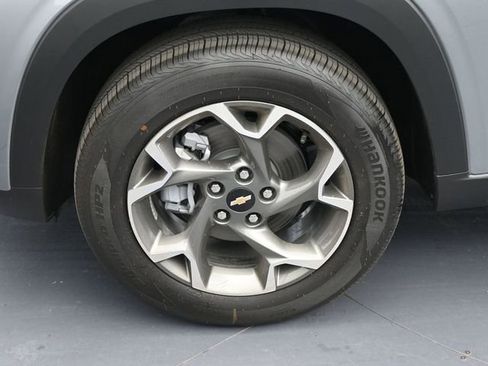 New 2026 Chevrolet Trax LT w/ Driver Confidence Package FWD image 22