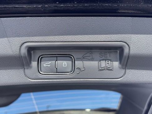 Used 2025 Ford Explorer ST-Line image 33