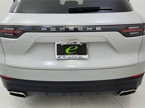 Used 2022 Porsche Cayenne image 11