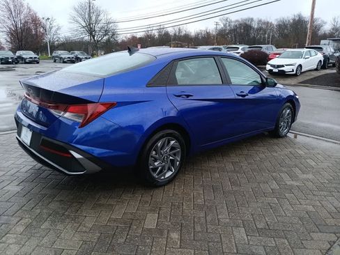Used 2024 Hyundai Elantra SEL FWD image 6