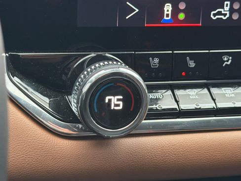 Used 2025 GMC Canyon AT4 w/ Technology Plus Package image 23