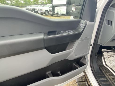 New 2025 Ford F450 XL image 19