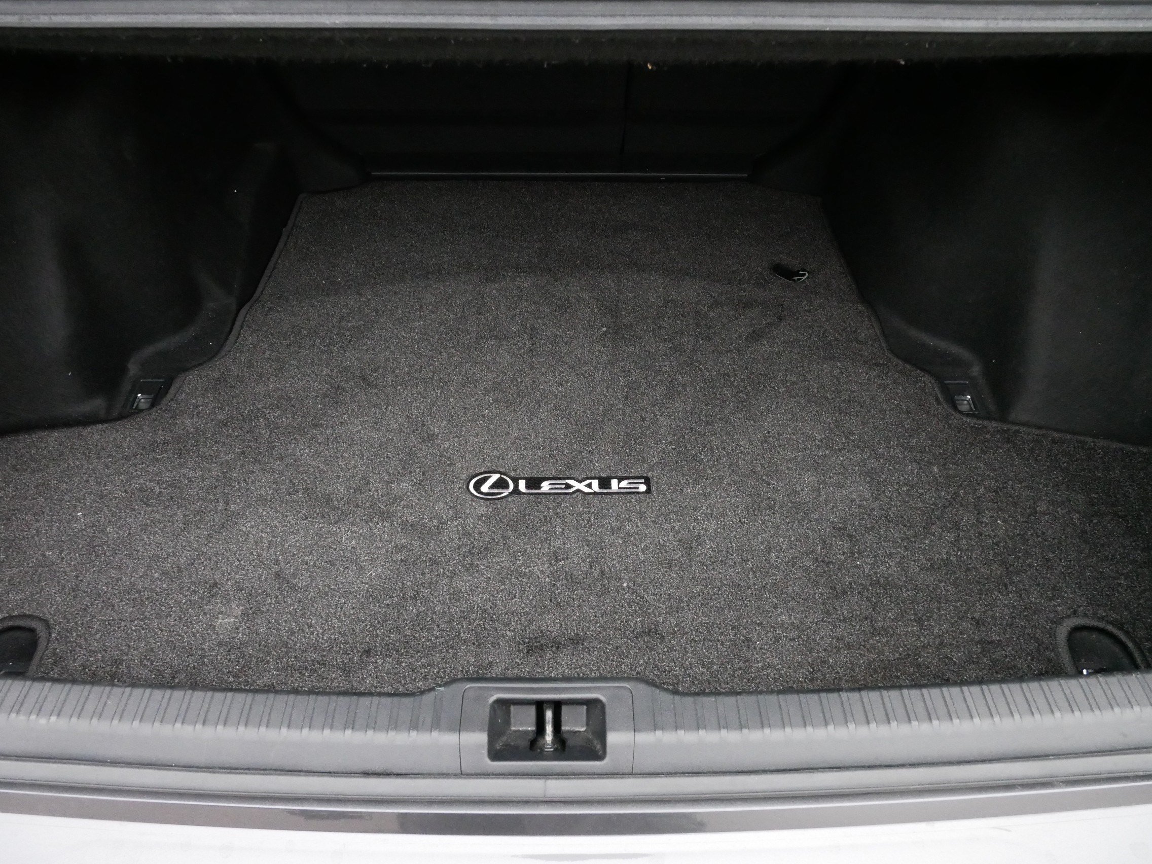 Used 2024 Lexus IS 300 w/ Premium Package RWD image 17