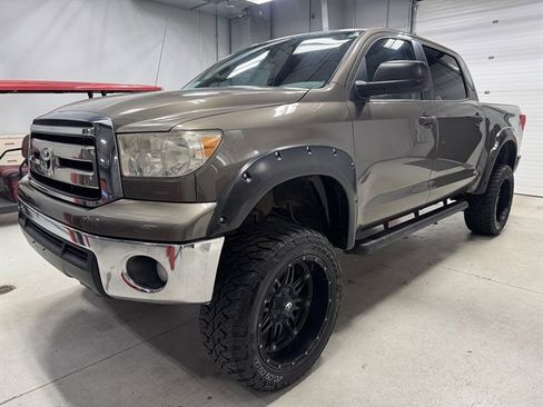 Used 2013 Toyota Tundra 4x4 CrewMax image 3