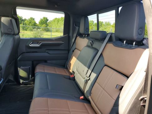 Certified 2025 Chevrolet Silverado 1500 High Country w/ High Country Premium Package AWD/4WD image 31