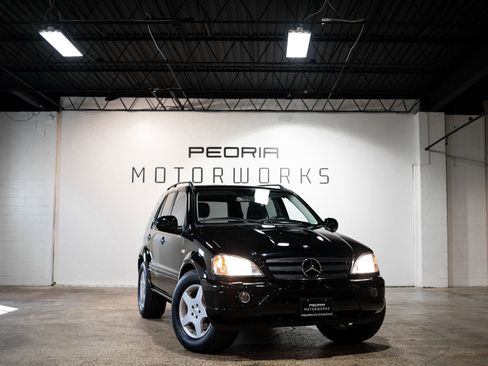 Used 2001 Mercedes-Benz ML 55 AMG 4MATIC image 1