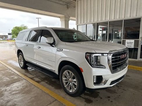 Used 2023 GMC Yukon XL SLT w/ SLT Premium Package image 2