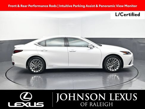 Certified 2022 Lexus ES 300h Ultra Luxury w/ Accessory Package 2 FWD image 6