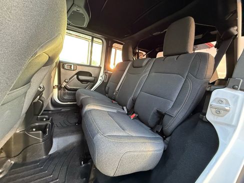 Used 2024 Jeep Wrangler Unlimited Sport image 31