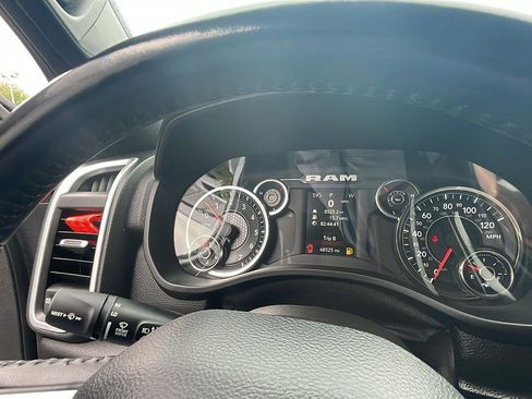Used 2021 RAM 1500 Big Horn AWD/4WD image 12