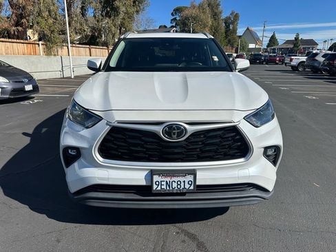 Used 2023 Toyota Highlander XLE image 7