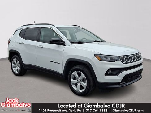 Certified 2022 Jeep Compass Latitude w/ Sun and Sound Group AWD/4WD image 1