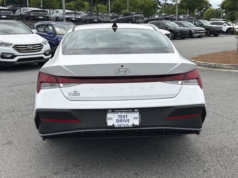 New 2026 Hyundai Elantra SE FWD image 6