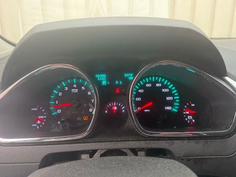 Used 2011 Chevrolet Traverse LT image 20