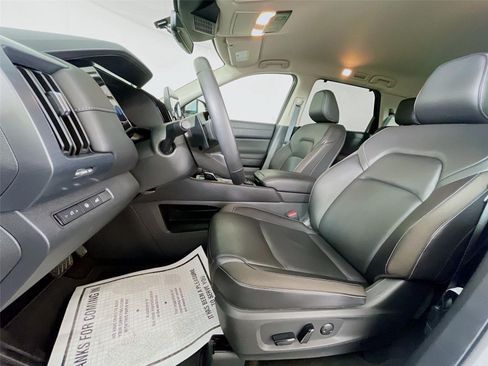 Used 2025 Nissan Pathfinder SL AWD/4WD image 24