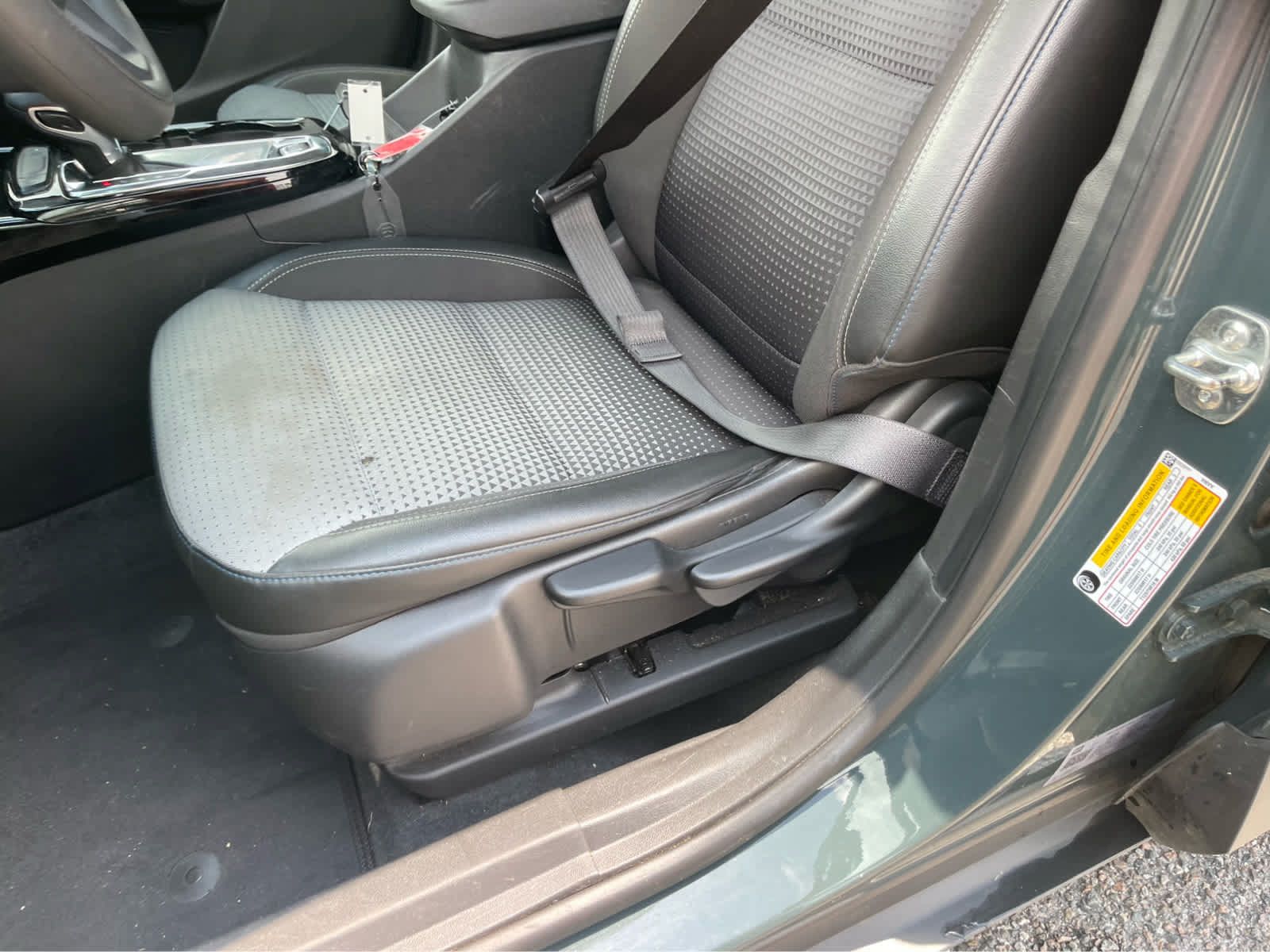 Used 2025 Chevrolet Trax LT FWD image 13