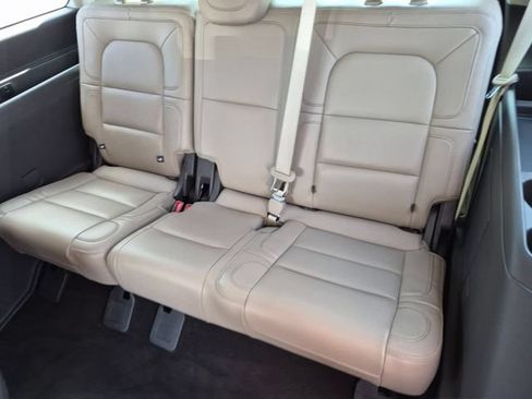 Certified 2024 Lincoln Navigator Reserve AWD/4WD image 30