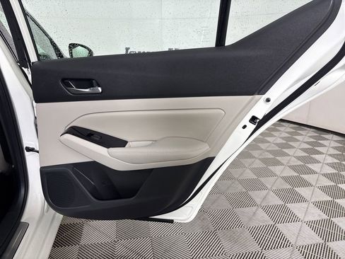 Used 2023 Nissan Altima 2.5 SL FWD image 27