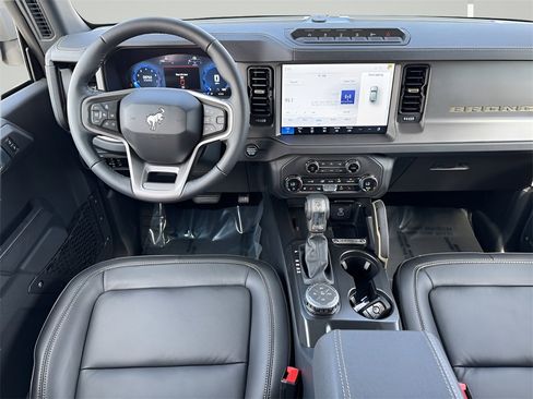 New 2025 Ford Bronco Badlands image 5