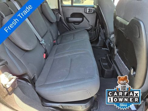 Used 2024 Jeep Wrangler Unlimited Rubicon 4xe AWD/4WD image 14