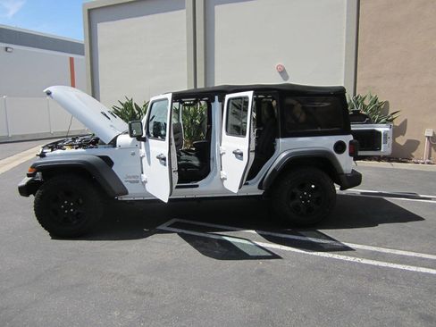 Used 2018 Jeep Wrangler Unlimited Sport S AWD/4WD image 11