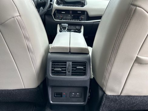 Used 2023 Nissan Rogue SL w/ SL Premium Package AWD/4WD image 10
