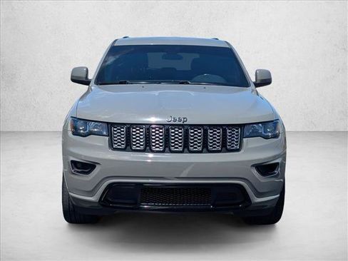 Used 2021 Jeep Grand Cherokee Laredo X RWD image 2