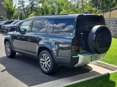 Used 2025 Land Rover Defender 130 S image 12