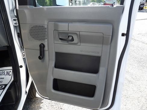 Used 2021 Ford E-350 and Econoline 350 Super Duty image 22