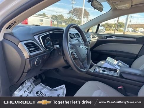 Used 2017 Ford Fusion S image 18