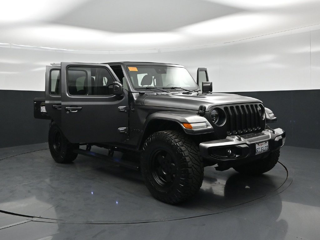 Used 2020 Jeep Wrangler Unlimited Sahara AWD/4WD image 25