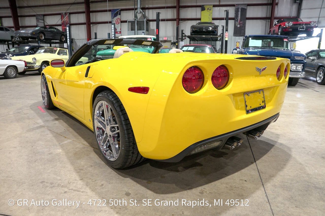 Used 2007 Chevrolet Corvette Convertible w/ Performance Package RWD image 6