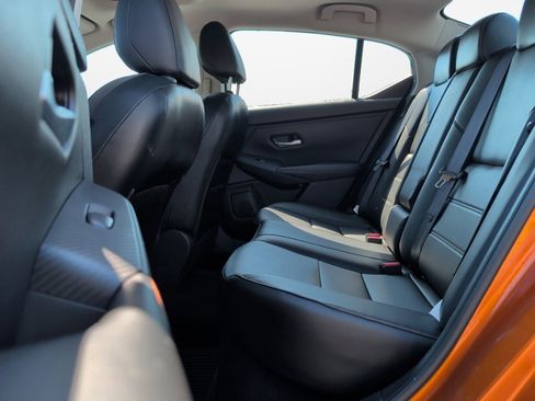 Used 2022 Nissan Sentra SR w/ SR Premium Package FWD image 16