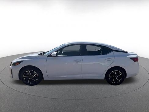 Used 2025 Nissan Sentra SV image 9