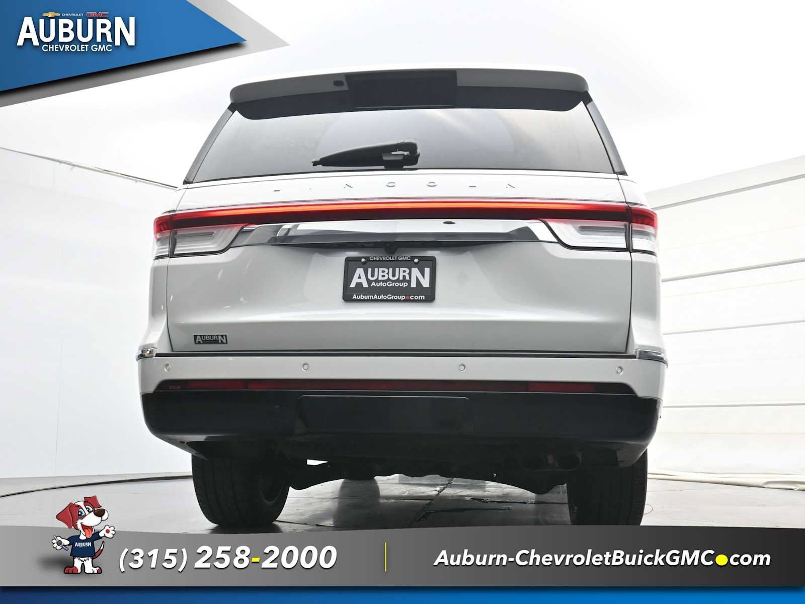 Used 2023 Lincoln Navigator Reserve AWD/4WD image 27
