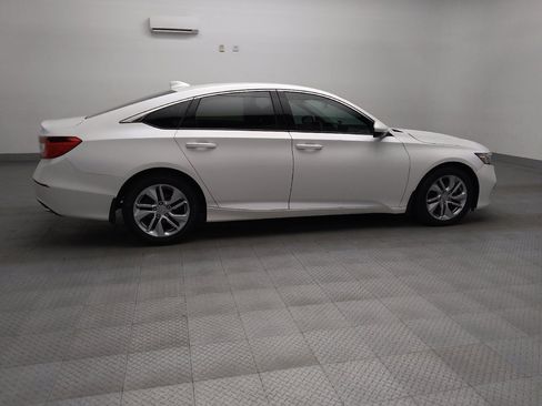 Used 2018 Honda Accord LX image 10