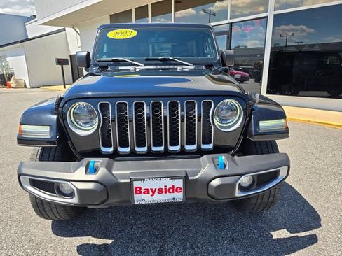 Used 2023 Jeep Wrangler Unlimited Sahara w/ Cold Weather Group AWD/4WD image 4