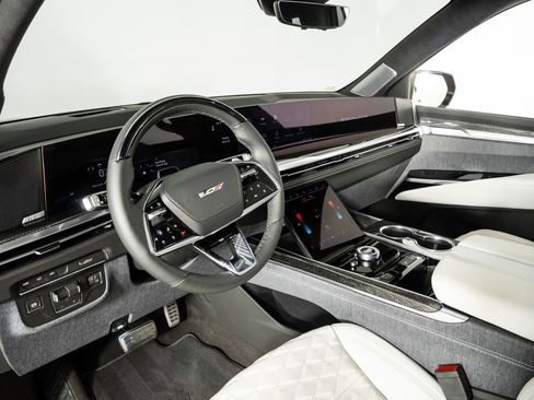 Used 2026 Cadillac Escalade V image 4