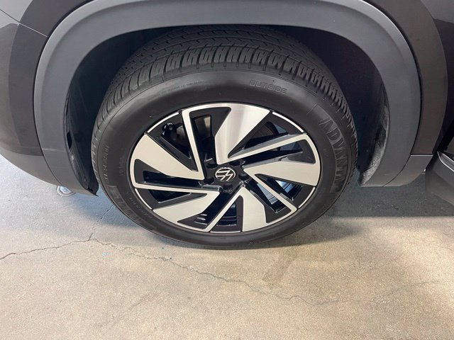 Used 2025 Volkswagen Atlas SE FWD image 31
