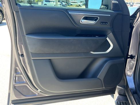 New 2025 INFINITI QX80 Luxe image 26